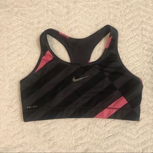 sports bra